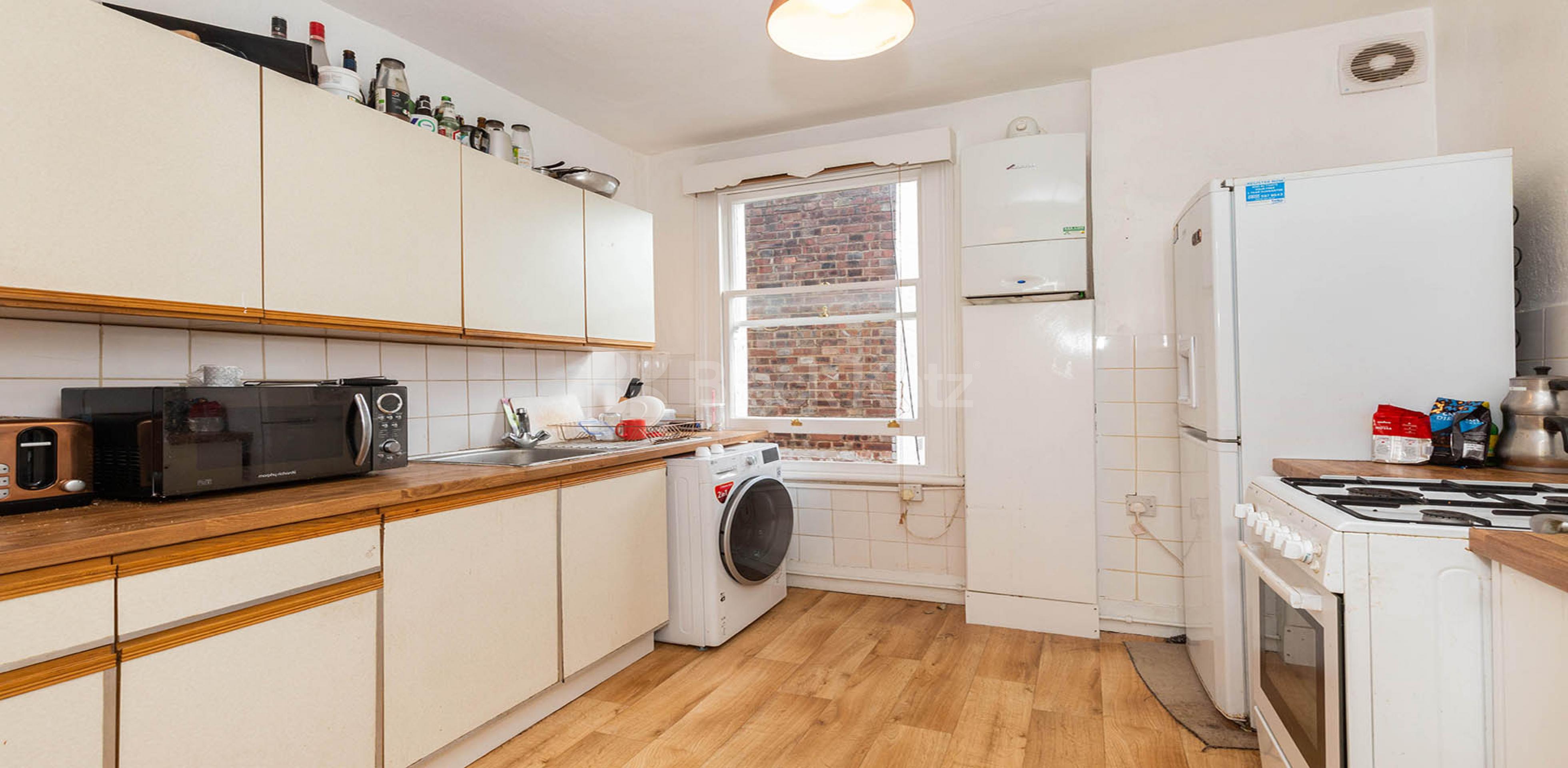 			3 / 4 BED!, 4 Bedroom, 1 bath, 1 reception Apartment			 Willoughby Road, TURNPIKE LANE  N8